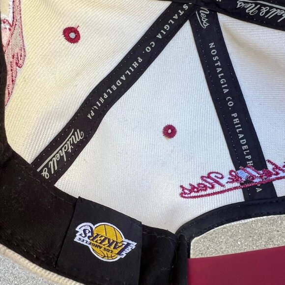 MITCHELL & NESS Los Angeles Lakers Strawberry Cream Hat Snapback NBA Cap - Picture 3 of 8